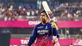 'പാസ്പോർട്ട് കിട്ടുമോ? അവന് സ്കൂളിലൊന്നും പോകണ്ടേ!'; വൈഭവിനെക്കുറിച്ച് മുൻ ഇം​ഗ്ലണ്ട് ക്യാപ്റ്റൻമാർ