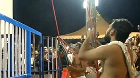 കൂടല്‍മാണിക്യം തിരുവുത്സവത്തിന് കൊടിയേറി; കൊടിപ്പുറത്ത് വിളക്ക് നാളെ