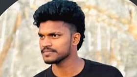 അടുത്ത മാസം വിദേശത്തേക്ക് മടങ്ങാനിരിക്കെ മരണമെത്തി; ഫുട്‌ബോള്‍ കളിക്കുന്നതിനിടെ ഇടിമിന്നലേറ്റ് യുവാവിന് ദാരുണാന്ത്യം