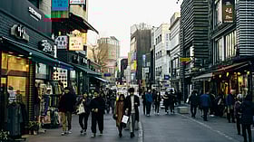 യുകെയും കാനഡയുമല്ല, ഇന്ത്യൻ വിദ്യാർഥികൾക്ക് പ്രിയം ദക്ഷിണ കൊറിയ; എന്താണ് കാരണമെന്നറിയേണ്ടേ?