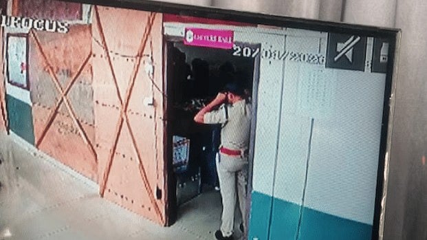 കോഴിക്കോട് സ്‌ട്രോങ് റൂം വിവാദം; ചട്ടലംഘനമില്ല, വരണാധികാരികളുടെ ഭാഗത്തുനിന്ന് വീഴ്ച ഉണ്ടായിട്ടില്ലെന്ന് തെരഞ്ഞെടുപ്പ് കമ്മീഷന്‍