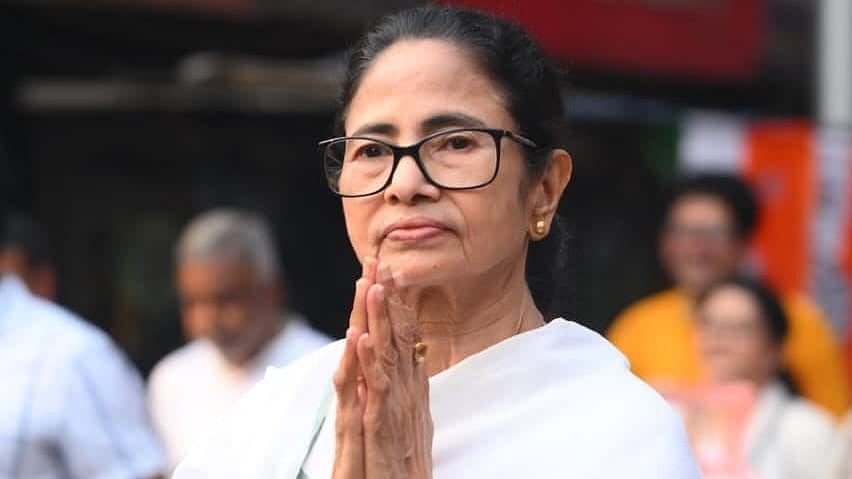 ബംഗാളിൽ ബിജെപി ഭരണം ഉറപ്പിച്ചു; 202 സീറ്റുകളിൽ മുന്നേറ്റം, ഭവാനിപൂരിൽ മമതയുടെ ലീഡ് കുറയുന്നു