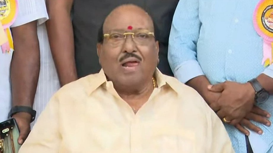കെസി അതികായന്‍, തെരഞ്ഞെടുപ്പ് വിജയത്തിന്റെ ശില്‍പ്പി, സതീശന്‍ നല്ല പ്രതിപക്ഷ നേതാവ്; പുകഴ്ത്തി വെള്ളാപ്പള്ളി 