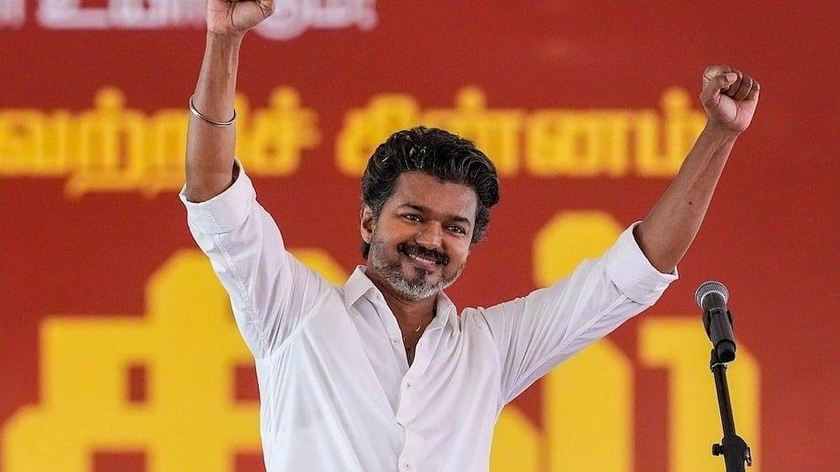 'വിജയ് സര്ക്കാര് ആറ് മാസം തികയ്ക്കില്ല; മുഖ്യമന്ത്രി കസേരയില് സ്റ്റാലിന് തിരിച്ചെത്തും'