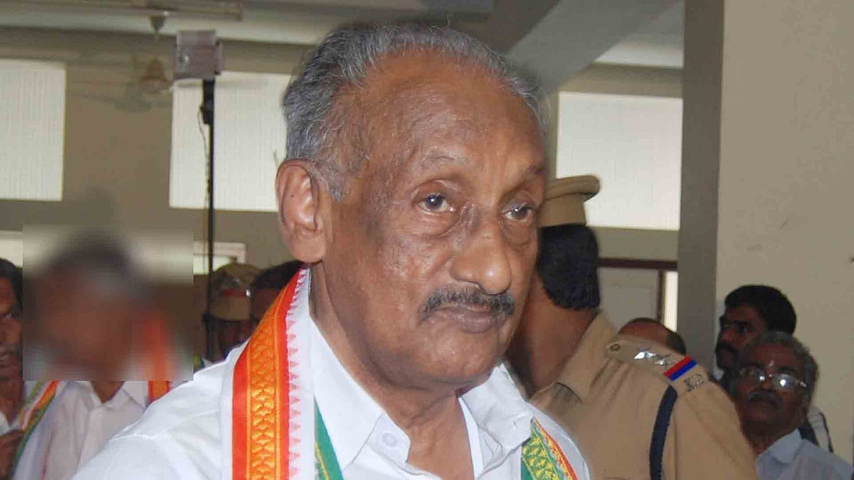'പിന്നില്‍ ആരാണെങ്കിലും അല്‍പ്പത്തരം', കെസിക്കെതിരെ വ്യാജ പോസ്റ്റ്, എഐസിസിക്ക് പരാതി നല്‍കി കെ സി ജോസഫ്