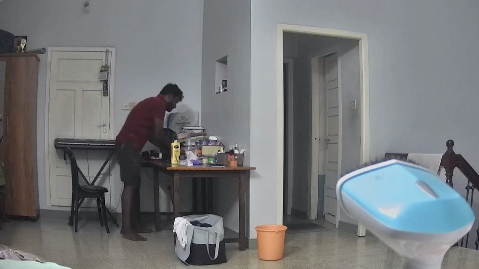 തൃശൂരില്‍ ഡോക്ടറിന്റെ വീട്ടില്‍ വന്‍ മോഷണം; പത്ത് പവന്റെ ആഭരണങ്ങള്‍ കവര്‍ന്നു- വിഡിയോ 