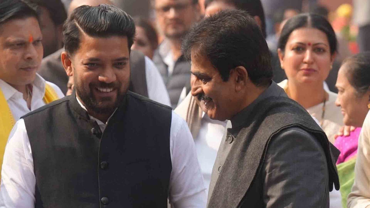 'കെസിക്ക് വേണ്ടി ജനങ്ങളെ വഞ്ചിച്ചു, പാര്‍ട്ടിയില്‍ ആളുണ്ടെങ്കിലേ ഹീറോ പരിവേഷമുള്ളൂ'; ഷാഫിക്കെതിരെ കോണ്‍ഗ്രസ് പ്രവര്‍ത്തകര്‍