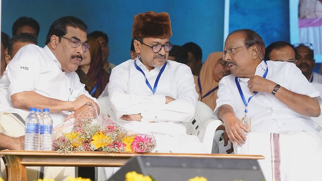 ഒരാള്‍ക്ക് ഒരു പദവി;  കുഞ്ഞാലിക്കുട്ടിക്ക് ഇളവ്; മന്ത്രിമാരും എംഎല്‍എമാരും മറ്റ് പദവികള്‍ ഒഴിയും; ലീഗില്‍ നേതൃമാറ്റത്തിന് തുടക്കം