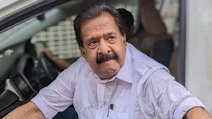 സതീശന് അഭിനന്ദനമില്ല, ഒരു പോസ്റ്റ് പോലുമില്ല; പ്രഖ്യാപനത്തിന് പിന്നാലെ വീടുവിട്ടിറങ്ങി ചെന്നിത്തല 