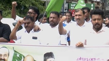 'കേരള മണ്ണിലെ നിയമങ്ങള്‍ ലീഗ് പറയും';  ജി സുകുമാരന്‍ നായര്‍ക്കും വെള്ളാപ്പള്ളിക്കുമെതിരെ അസഭ്യവര്‍ഷവുമായി മുസ്ലീം ലീഗ് പ്രകടനം