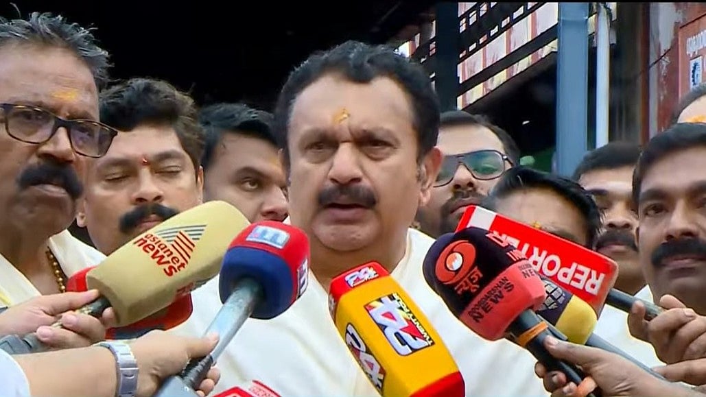 'അമ്മായിയപ്പന്റെ കാബിനറ്റില്‍ മരുമോനെ മന്ത്രിയാക്കിയെന്ന് ഞങ്ങള്‍ പറഞ്ഞിട്ടില്ല';  ബന്ധുനിയമന വിവാദത്തില്‍ സണ്ണി ജോസഫിനെ പിന്തുണച്ച് മുരളീധരന്‍