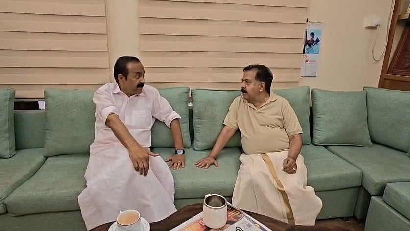 'ഞങ്ങള്‍ തമ്മില്‍ എന്ത് ഉപാധി ?'; രമേശ് ചെന്നിത്തലയുമായി കൂടിക്കാഴ്ച നടത്തി വിഡി സതീശന്‍ ( വീഡിയോ)