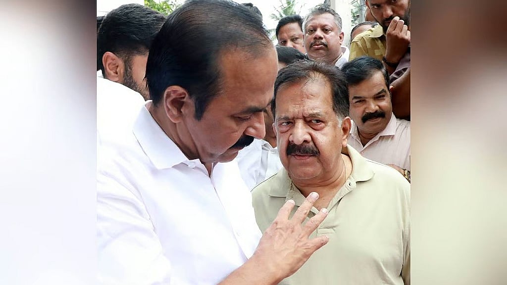 ചെന്നിത്തലയ്ക്ക് ആഭ്യന്തരവും വിജിലന്‍സും; ഹൈക്കമാന്‍ഡിന്റെ നിര്‍ദേശമെത്തി, മന്ത്രിസഭയില്‍ ചേരും 