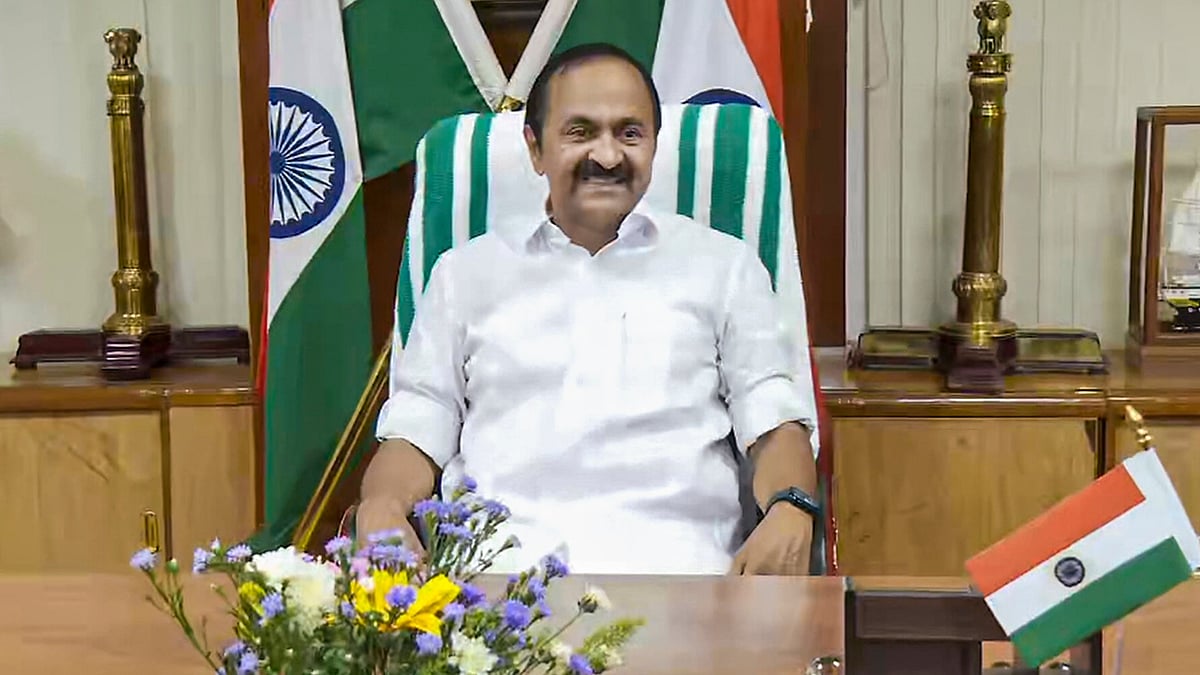 1800 കോടി കടമെടുക്കാൻ കേരളം; വി ഡി സതീശൻ സർക്കാരിന്റെ ആദ്യ കടമെടുക്കൽ