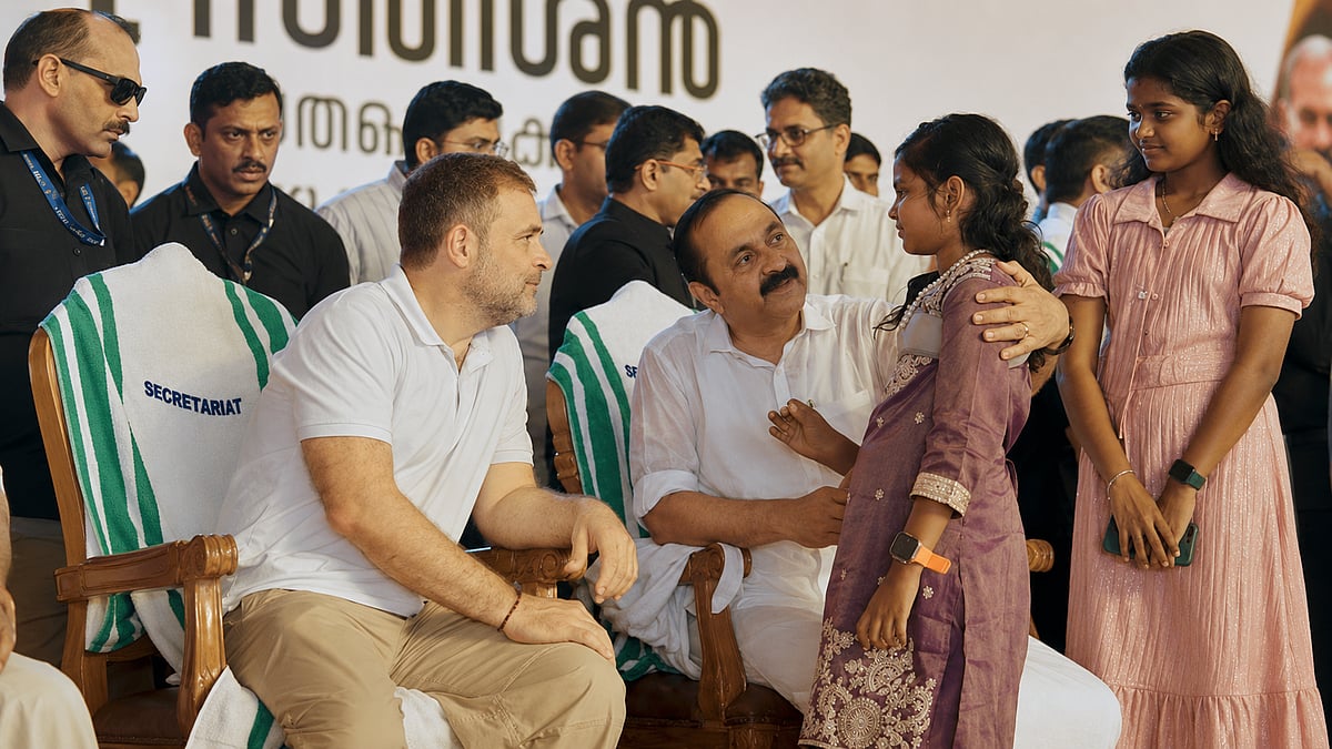 'സതീശനങ്കിളിന് ഒരു ഉമ്മ കൊടുക്കണമെന്നുണ്ടായിരുന്നു; എന്നെ കാണാൻ ക്യൂട്ട് ആണെന്ന് രാഹുൽ അങ്കിൾ പറഞ്ഞു!' 