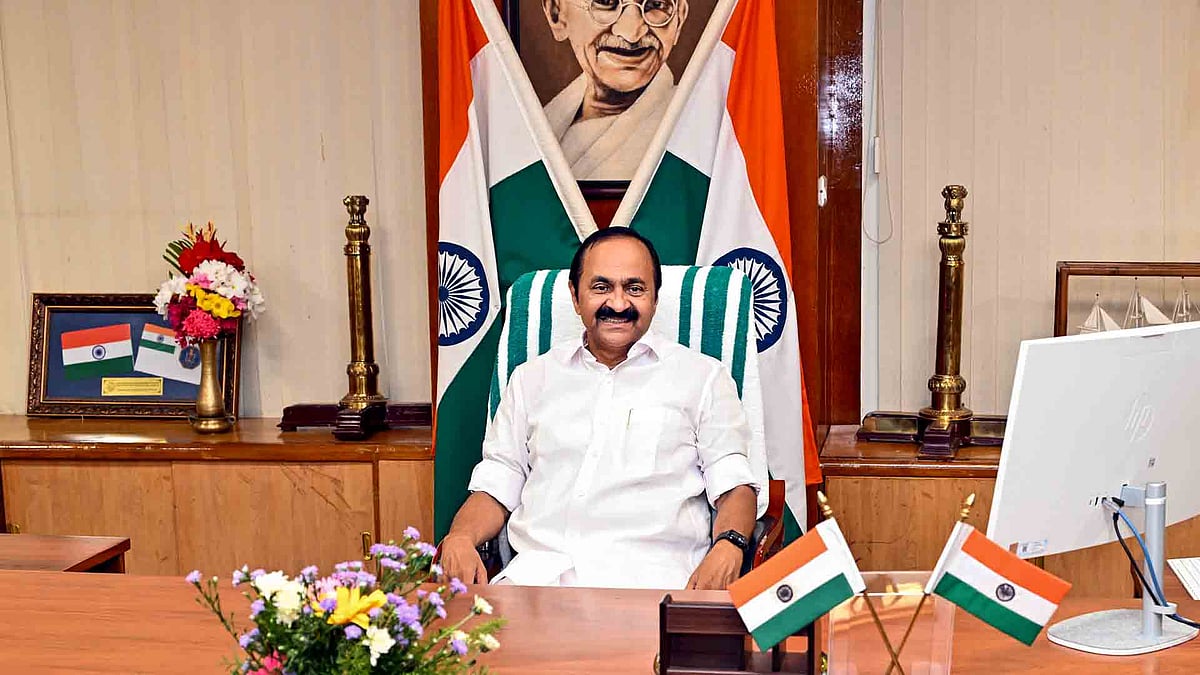 'വടശേരി ദാമോദരന്‍ മേനോന്‍ സതീശന്‍'; ജിന്റോയുടെ ജാതിവാല്‍ വിമര്‍ശനത്തില്‍ അനുകൂലിച്ചും എതിര്‍ത്തും കോണ്‍ഗ്രസ് നേതാക്കള്‍