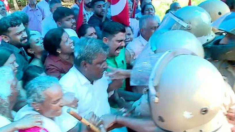 മലയിടംതുരുത്തിലെ കുടിയൊഴിപ്പിക്കൽ രാഷ്ട്രീയ ആയുധമാക്കാൻ സിപിഎം; ഇന്ന് പ്രതിഷേധ പരിപാടി