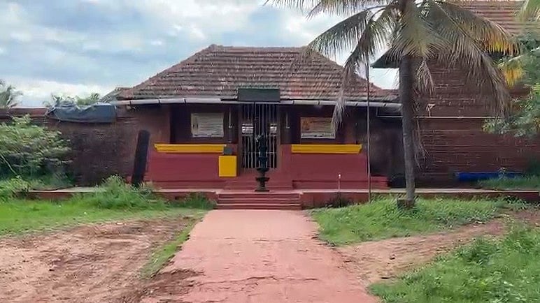 കണ്ണൂർ ചാലാട് ധർമ്മശാസ്താ ക്ഷേത്രത്തിൽ കവർച്ച; സുരക്ഷാ ജീവനക്കാരനെ പൂട്ടിയിട്ട് ഭണ്ഡാരങ്ങളും വഴിപാട് കൗണ്ടറും തകർത്തു