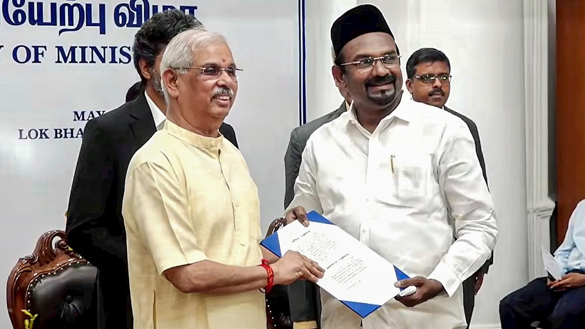 തമിഴ്‌നാട് മന്ത്രിസഭയിൽ ലീഗും വിസികെയും; എ എം ഷാജഹാനും വന്നി അരശും മന്ത്രിമാരായി സത്യപ്രതിജ്ഞ ചെയ്തു