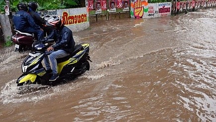 സംസ്ഥാനത്ത് ഇന്നും നാളെയും തീവ്രമഴ; മൂന്ന് ജില്ലകളിൽ ഓറഞ്ച് അലർ‌ട്ട് 