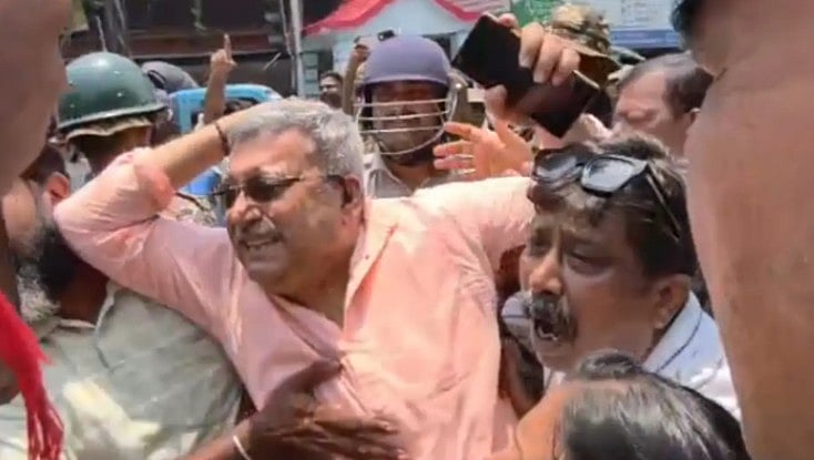 തൃണമൂല്‍ എംപി കല്യാണ്‍ ബാനര്‍ജിക്ക് നേരെയും ആക്രമണം; വളഞ്ഞിട്ട് നടുറോഡില്‍ തലയ്ക്കടിച്ച് വീഴ്ത്തി
