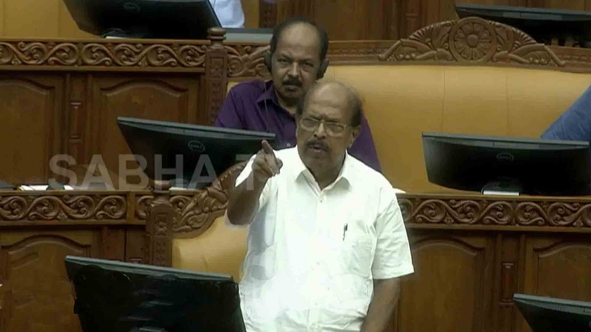 'സജി ചെറിയാന്റെ നാട്ടില്‍ അടുക്കളയില്‍ വരെ മഞ്ഞക്കുറ്റിയിട്ടു, പാർട്ടിക്കാർ തന്നെ അത് ഊരണമായിരുന്നു'