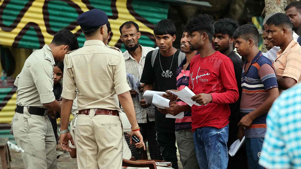 'ആധാറും റേഷന്‍ കാര്‍ഡും രേഖകളും സദാ കൈയിലുണ്ട്, പക്ഷേ..'; നെഞ്ചില്‍ തീയൊഴിയാതെ ബംഗാളിലെ അതിർത്തി ഗ്രാമങ്ങള്‍