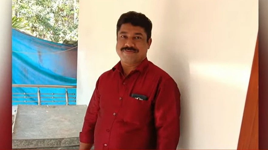 ഇടതുവൃക്കയ്ക്ക് പകരം ശസ്ത്രക്രിയ വലതു വൃക്കയിൽ, കിഡ്‌നി സ്റ്റോണിന് ചികിത്സയ്ക്ക് എത്തിയ രോഗി മരിച്ചു; കോഴിക്കോട് മെഡിക്കല്‍ കോളജില്‍ ചികിത്സാപ്പിഴവ്, പരാതി