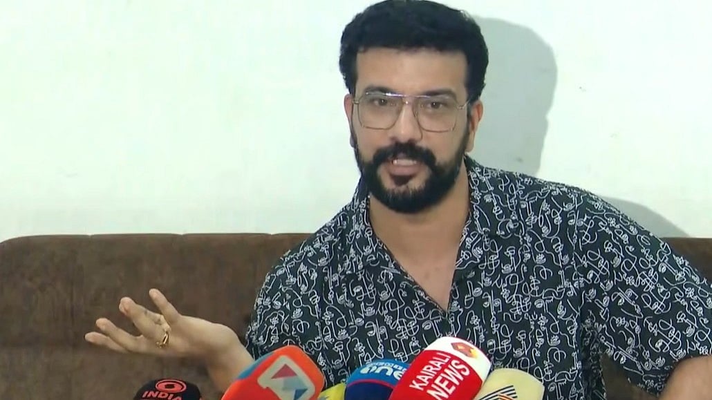 'സാധാരണക്കാരനെപ്പോലെ വെള്ളം കുടിക്കുന്ന പിഷാരടിയെ കണ്ടോ എന്ന് പറഞ്ഞാൽ എന്ത് പറയാനാ ? ഓൺലൈൻ മാധ്യമങ്ങൾ വിവേകപൂർവം പെരുമാറണം'