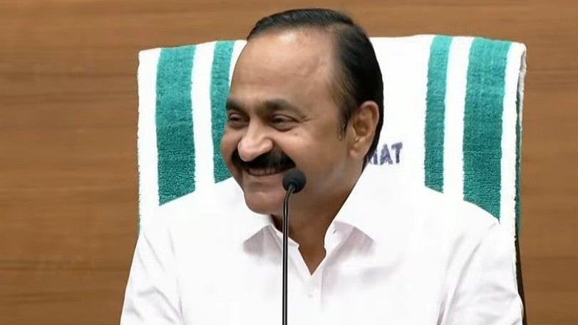 അദാനിയുടെ ഏജന്റിനെയല്ല, കണ്ടത് ആര്യാടന്റെ ബന്ധുവിനെ; മംഗളൂരു കൂടിക്കാഴ്ചാ വിവാദം തള്ളി മുഖ്യമന്ത്രി 