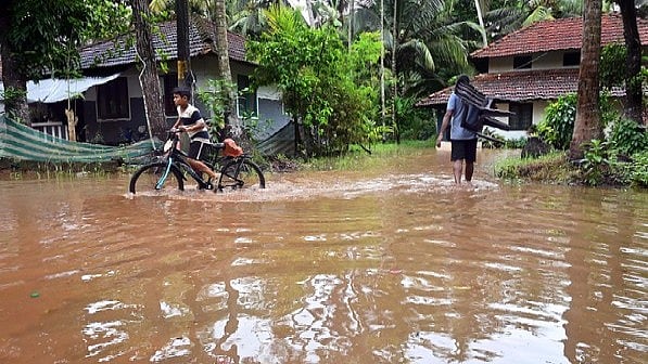 മുന്നറിയിപ്പില്‍ മാറ്റം, നാളെയും മറ്റന്നാളും തീവ്രമഴ; മൂന്ന് ജില്ലകളില്‍ ഓറഞ്ച് അലര്‍ട്ട് 