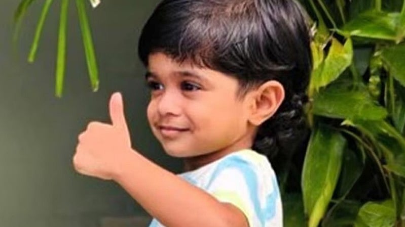 മാതാവിനൊപ്പം സഞ്ചരിക്കവെ ഗുഡ്‌സ് ഓട്ടോയുടെ പിന്നില്‍ സ്‌കൂട്ടര്‍ ഇടിച്ചു; തെറിച്ചുവീണ് നാലു വയസുകാരന്‍ മരിച്ചു 