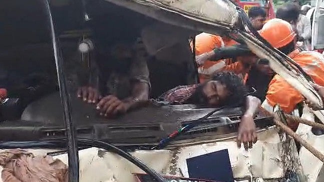 കേച്ചേരിയിൽ രണ്ടിടങ്ങളിൽ വാഹനാപകടം; പിക്കപ്പും ലോറിയും കൂട്ടിയിടിച്ച് യുവാവ് മരിച്ചു