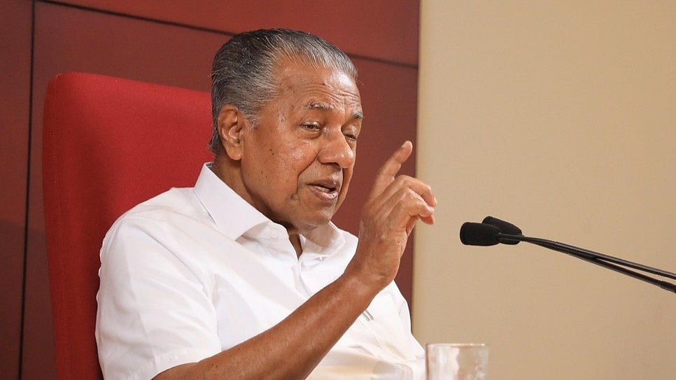 സ്ത്രീപക്ഷ സര്‍ക്കാരെന്ന് ഊറ്റം കൊള്ളുന്നവര്‍ സ്ത്രീസുരക്ഷാ പെന്‍ഷന്‍ പദ്ധതിക്ക് തുരങ്കം വെക്കുന്നു; യുഡിഎഫ് സര്‍ക്കാരിനെ വിമര്‍ശിച്ച് പിണറായി വിജയന്‍ 