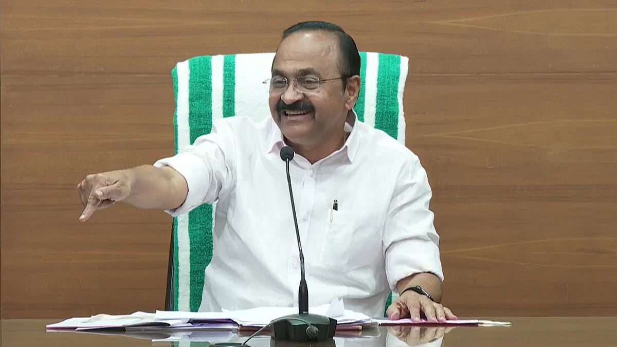 ചന്തേര എംഡിഎംഎ കേസ്: പ്രതികളുടെ ഫോണുകൾ ഫോറൻസിക്കിന് അയച്ചെന്ന മുഖ്യമന്ത്രിയുടെ വാദം തെറ്റ്; കോടതിയിൽ അപേക്ഷ പോലും നൽകാതെ പൊലീസ്