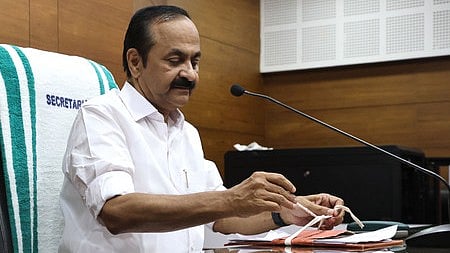 നിക്ഷേപ അനുമതി വേ​ഗത്തിലാക്കും, 'സരള്‍ കേരളം' പദ്ധതിയുമായി സര്‍ക്കാര്‍; 19 നിയമങ്ങളില്‍ ഭേദഗതി വരുത്തുമെന്ന് മുഖ്യമന്ത്രി 