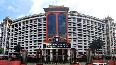 'കേസുണ്ടെന്ന് കരുതി ഒരാള്‍ കുറ്റക്കാരനാകില്ല'; വെള്ളാപ്പള്ളിയുടെ പത്മഭൂഷണ്‍ പുരസ്‌കാരത്തില്‍ ഇടപെടാനാകില്ലെന്ന് ഹൈക്കോടതി 