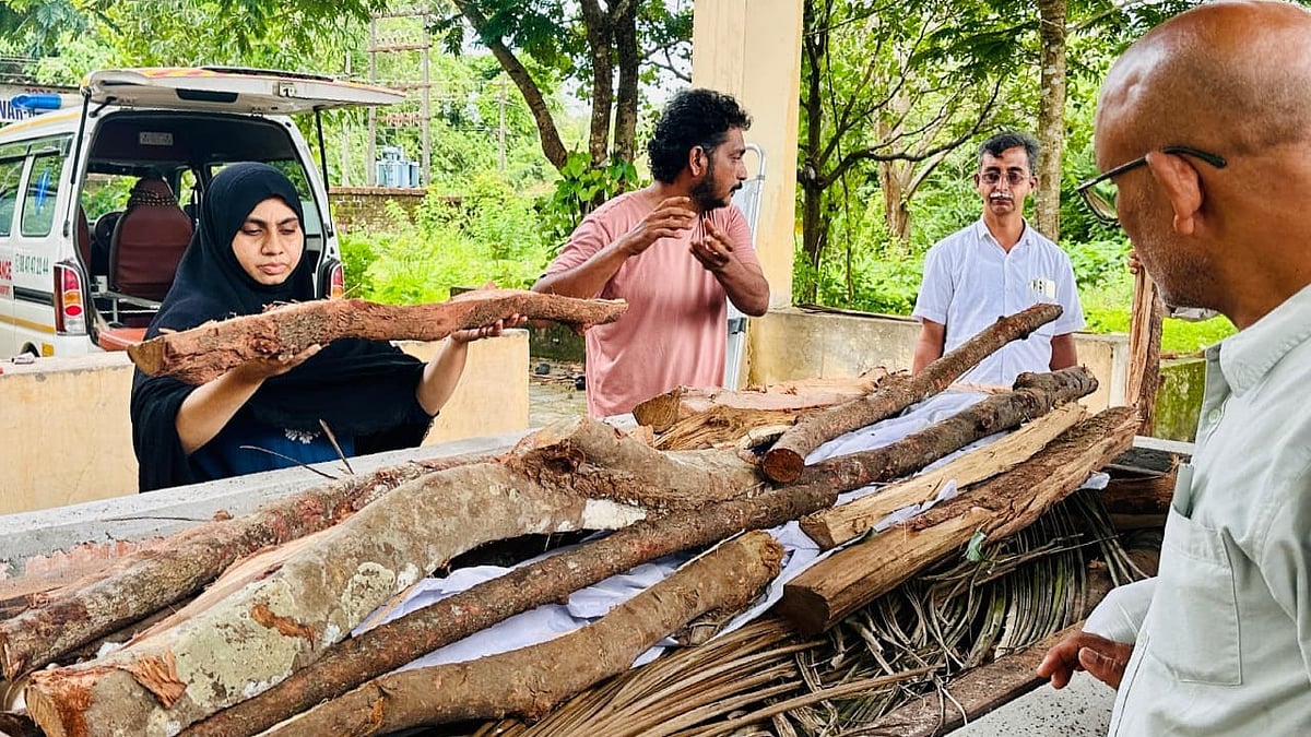 മുന്‍ ആര്‍എസ്എസ് പ്രവര്‍ത്തകന്റെ മൃതദേഹം ഏറ്റെടുക്കാന്‍ ആളില്ല; ചിതയൊരുക്കി ലീഗ് വനിത നേതാവ്