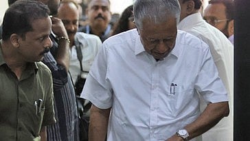 'ഇന്‍ഡിഗോ ചതിച്ചു'; പിണറായിയുടെ യാത്ര മുടങ്ങി