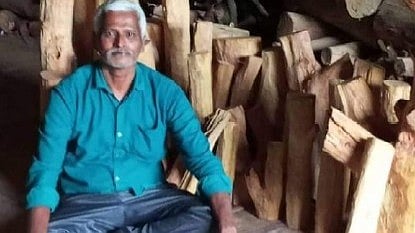 ഭാഗ്യം പക്ഷിയുടെ രൂപത്തില്‍ വന്നതോ?, 40 വര്‍ഷം മുന്‍പ് മുറ്റത്ത് കിളിര്‍ത്ത തൈ 85കാരന് സമ്മാനിച്ചത് 28 ലക്ഷം രൂപ; ജീവിതം മാറ്റിമറിച്ച കഥ 