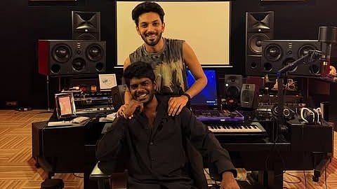 'ഇരുവരും ഒരുമിച്ച് തിയറ്റർ കത്തിക്കാനുള്ള ടെൻഡർ എടുത്തെന്നാ തോന്നുന്നേ!' അനിരുദ്ധിനൊപ്പം വേടൻ; ആവേശത്തിൽ ആരാധകർ