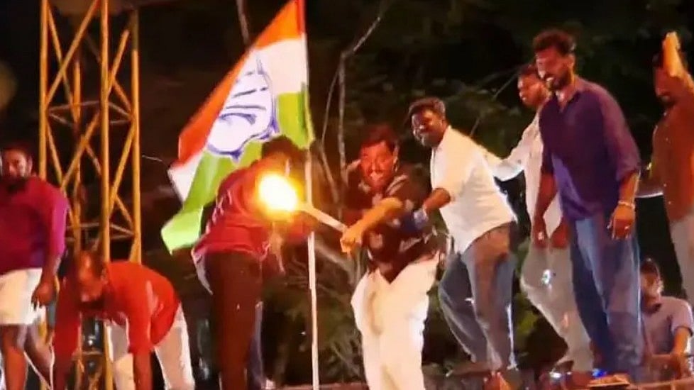 നേതാക്കളുടെ അറസ്റ്റില്‍ സംസ്ഥാനത്താകെ കോണ്‍ഗ്രസ് പ്രതിഷേധം; കണ്ണൂരിലും ആലപ്പുഴയിലും ട്രെയിന്‍ തടഞ്ഞു