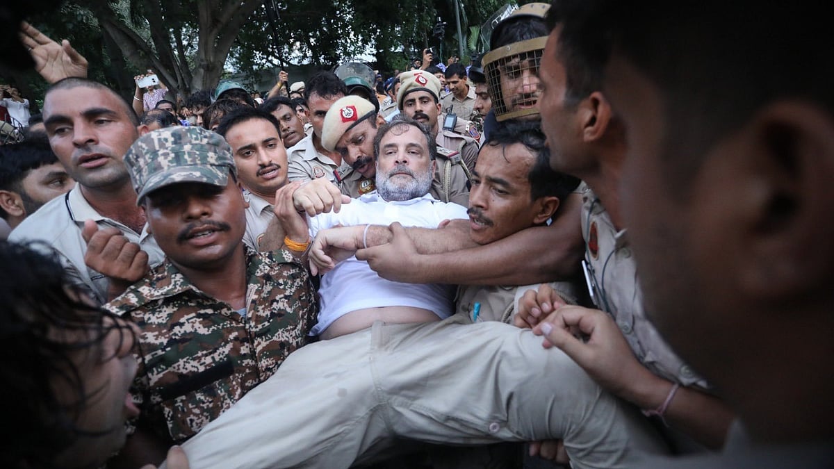 'എന്റെ സഹോദരനെ ഭയപ്പെടുത്താനാകില്ല'; രാഹുലിനെയും പ്രിയങ്കയെയും വിട്ടയച്ചു, കസ്റ്റഡിയില്‍ മൂന്ന് മണിക്കൂര്‍- വിഡിയോ 