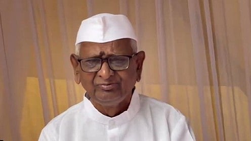 സിജെപി സമരത്തിന് പിന്തുണയുമായി അണ്ണാ ഹസാരെ; ഗാന്ധി പ്രതിമയ്ക്ക് മുന്നില്‍ മൗനവ്രതം