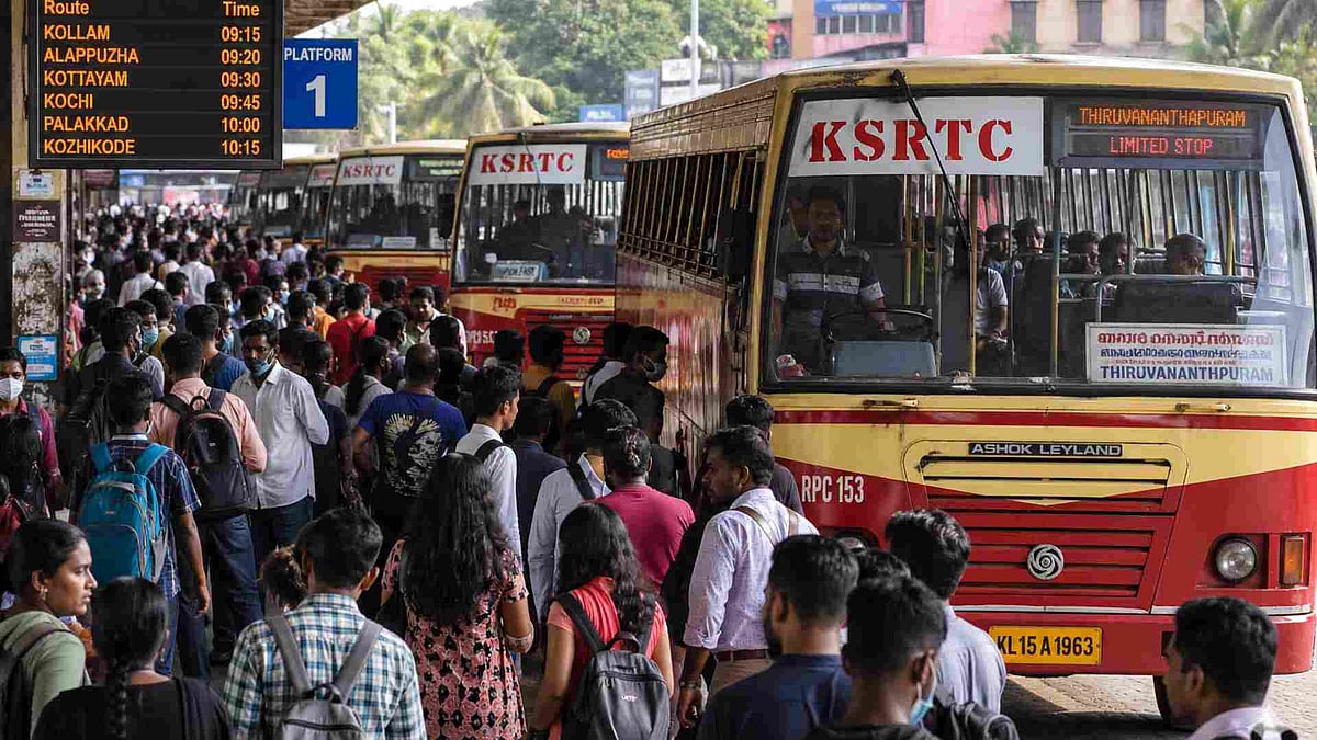 ഓണത്തിരക്ക് പരിഹരിക്കാന്‍ സ്വകാര്യ ബസുകള്‍ വാടകയ്ക്കെടുക്കാന്‍ കെഎസ്ആര്‍ടിസി