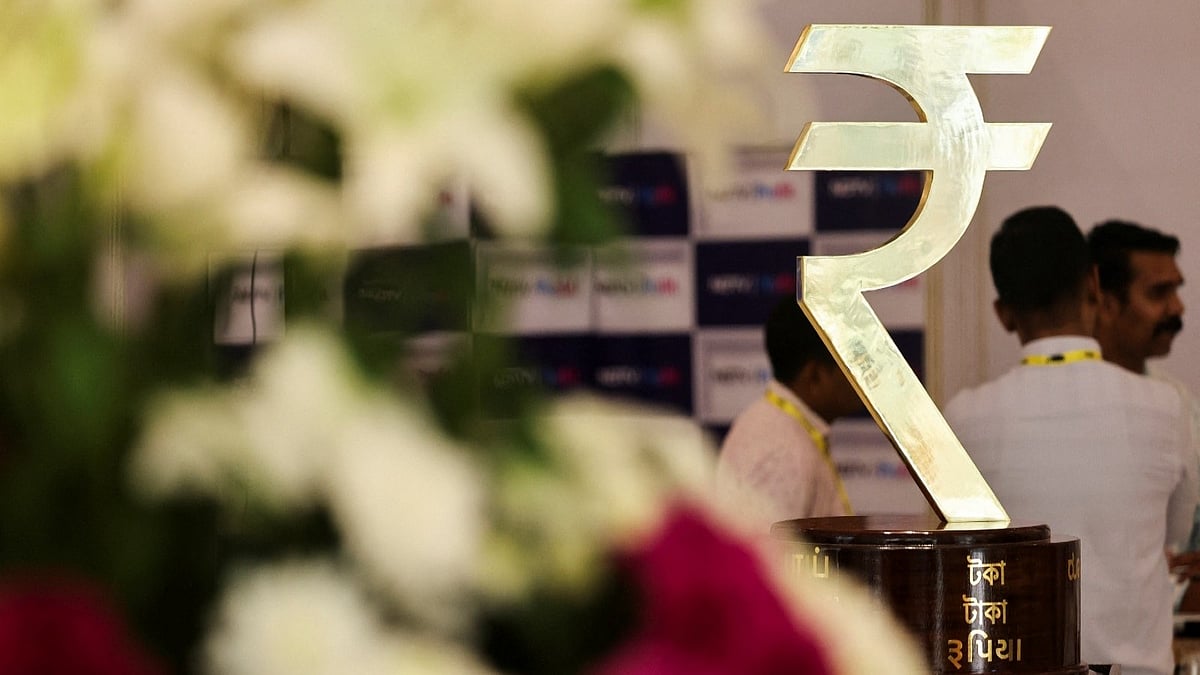രണ്ടു ദിവസത്തിനിടെ 90 പൈസയുടെ മുന്നേറ്റം, കുതിച്ച് രൂപ; എണ്ണവില 87 ഡോളറില്‍, ഓഹരി വിപണിയിലും നേട്ടം