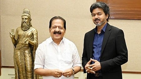 അഴിമതിക്കെതിരെ 'പ്രൊജക്ട് സീറോ-വിജിലൻസ് വിസിൽ'; പേരിനു പിന്നിലെ വിജയ് സ്വാധീനം തുറന്നു പറഞ്ഞ് ചെന്നിത്തല