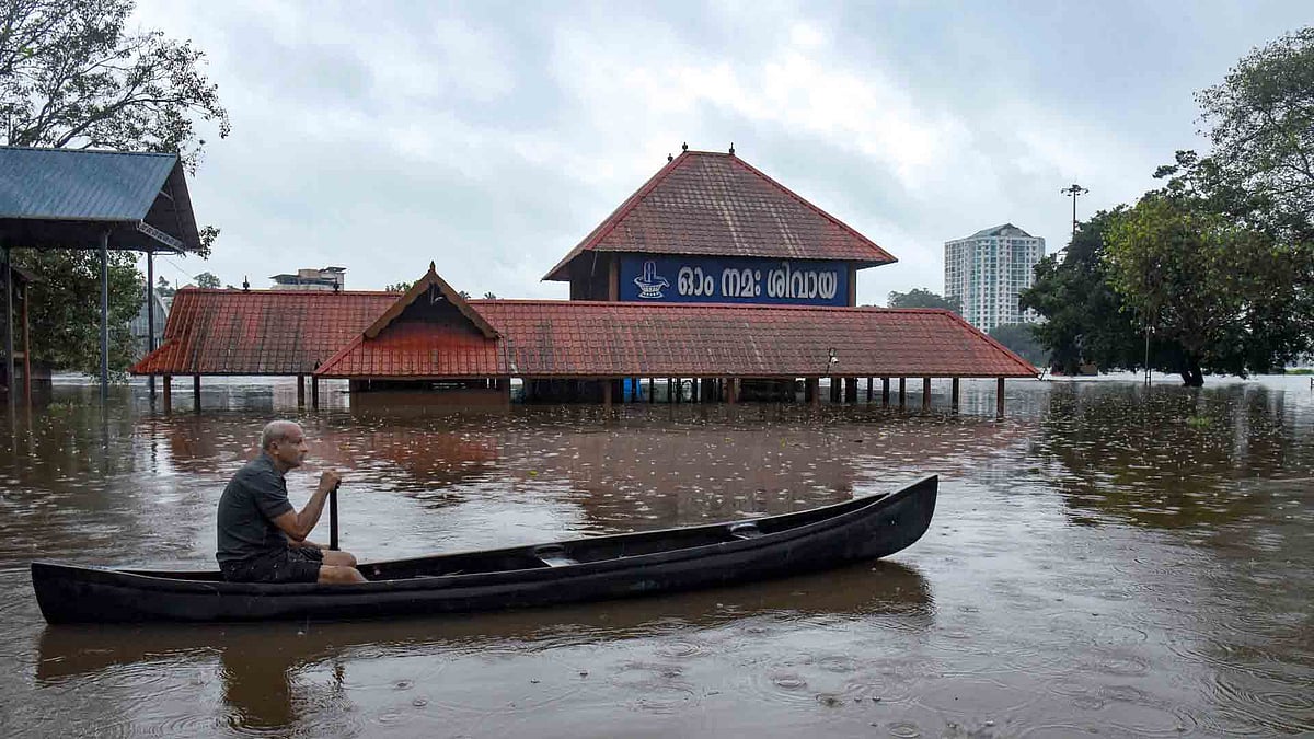 സംസ്ഥാനത്ത് നാളെയും തീവ്രമഴയ്ക്ക് സാധ്യത; 12 ജില്ലകളില്‍ ഓറഞ്ച് അലര്‍ട്ട്, ജാഗ്രതാ നിര്‍ദേശം
