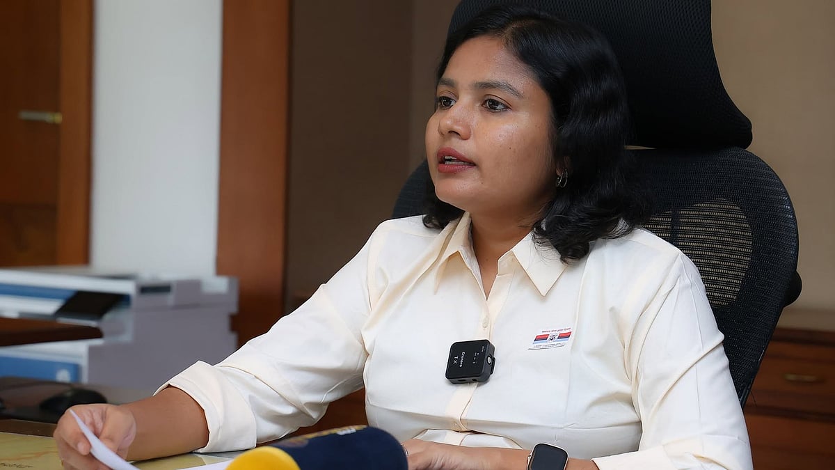 'ഇതിപ്പോ പ്രധാനമന്ത്രി ലൈവ് വന്ന പോലെയായല്ലോ, പിള്ളേര് ഉറങ്ങുന്നതിന് മുന്നേ അവധി പ്രഖ്യാപിക്കണ്ടേ കലക്ടറേ'
