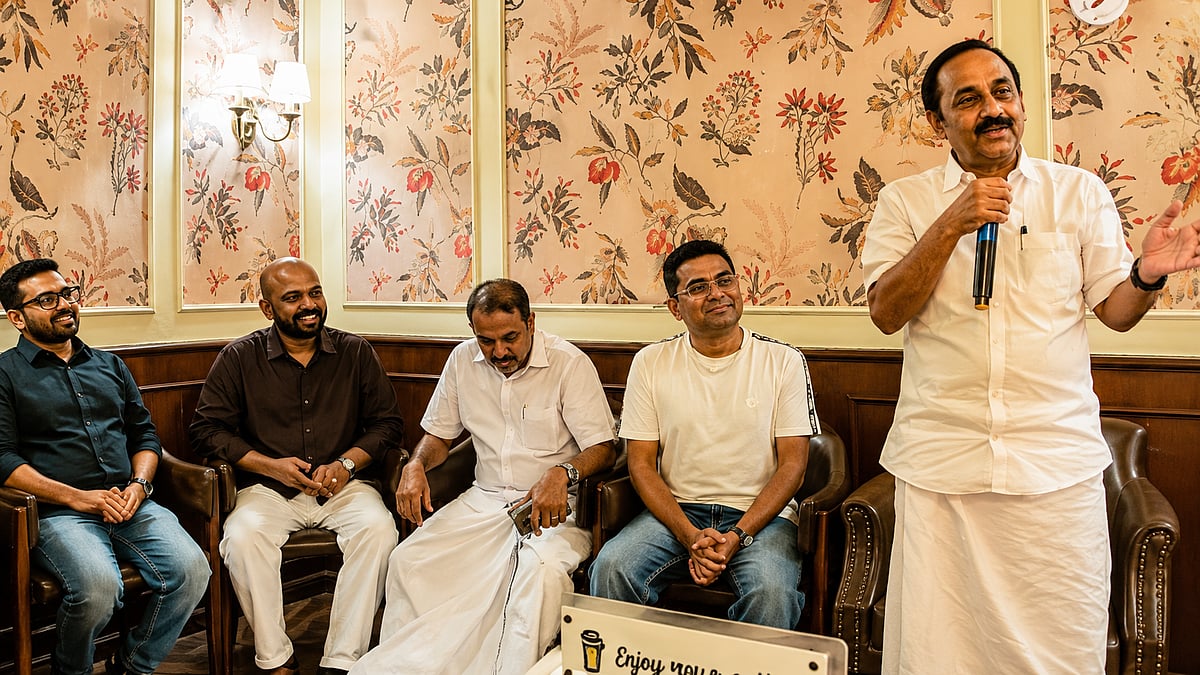 'കാപ്പിക്കട ഉദ്ഘാടനം' എന്ന് പറഞ്ഞ് ചിരിക്കാൻ വരട്ടെ; ക്രിയേറ്റർമാരുടെ കീശ നിറയ്ക്കുന്ന 'ബൈ മീ എ കോഫി' സ്റ്റോറി